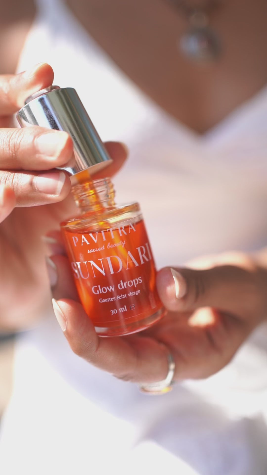 Handmade vegan saffron serum for glowing skin - Sundari Glow Drops